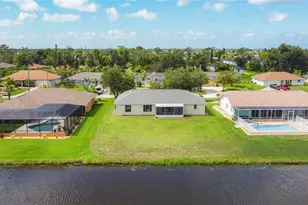 104 Mark Twain Ln, Rotonda West, FL 33947 - Photo 2