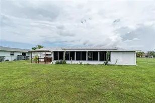 39 Caddy Rd, Rotonda West, FL 33947 - Photo 10