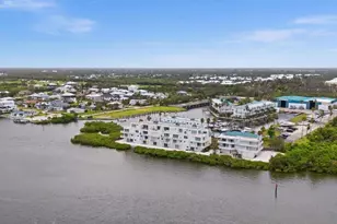 8041 Bay Pointe Dr, Englewood, FL 34224 - Photo 4