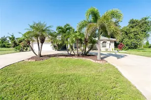 70 Tournament Rd, Rotonda West, FL 33947 - Photo 4