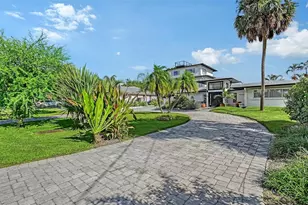 608 Gardenia Dr, Venice, FL 34285 - Photo 6