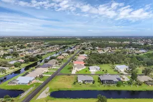 39 Medalist Cir, Rotonda West, FL 33947 - Photo 46