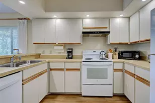 220 Southampton Dr, Venice, FL 34293 - Photo 22