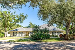 12 Golf View Dr, Englewood, FL 34223 - Photo 2