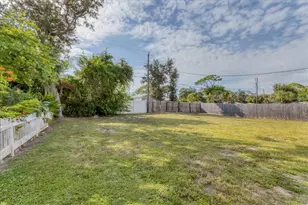 530 Michigan Ave, Englewood, FL 34223 - Photo 32
