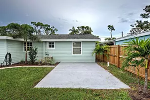 415 Yale St, Englewood, FL 34223 - Photo 6