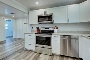 425 Yale St, Englewood, FL 34223 - Photo 10