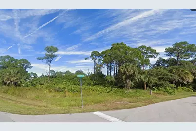 568 Meridan Avenue NW, Port Charlotte, FL 33952 - Photo 6