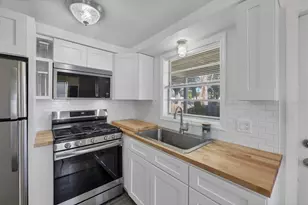 602 W Perry St, Englewood, FL 34223 - Photo 10