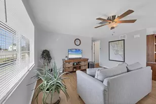 602 W Perry St, Englewood, FL 34223 - Photo 4
