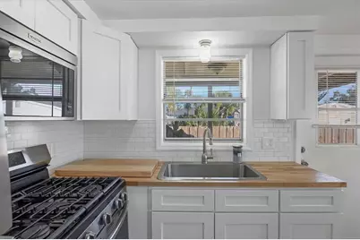 602 W Perry Street, Englewood, FL 34223 - Photo 12