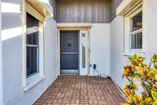 606 Chestnut Ln, Englewood, FL 34223 - Photo 2