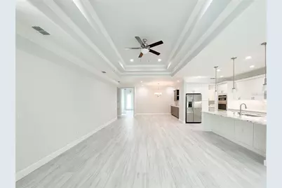 5217 Willow Lake Court, Sarasota, FL 34233 - Photo 10