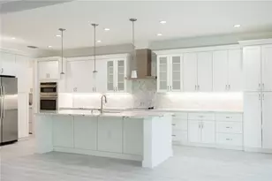 5217 Willow Lake Ct, Sarasota, FL 34233 - Photo 6