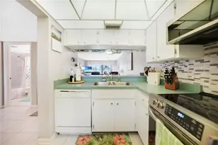 404 Cerromar Cir N, Venice, FL 34293 - Photo 14