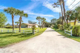 891 Harmony Ln, Englewood, FL 34223 - Photo 2