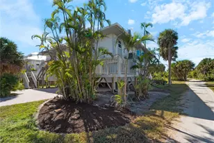 7104 Palm Island Dr, Placida, FL 33946 - Photo 4