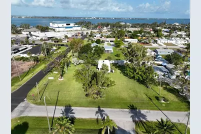 140 Riverview Avenue, Englewood, FL 34223 - Photo 2