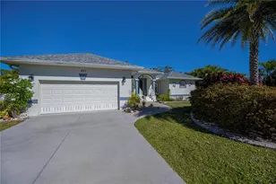 271 Annapolis Ln, Rotonda West, FL 33947 - Photo 4