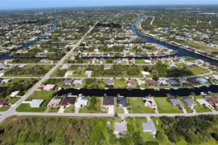 9222 Rosebud Cir, Port Charlotte, FL 33981 - Photo 4