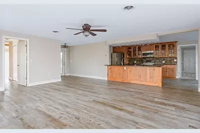 300 E Bay Heights Avenue, Englewood, FL 34223 - Photo 6