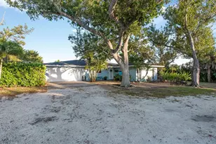 300 E Bay Heights Ave, Englewood, FL 34223 - Photo 4