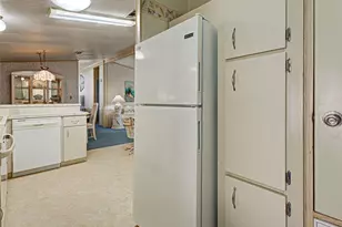 137 N Fiji Cir, Englewood, FL 34223 - Photo 16