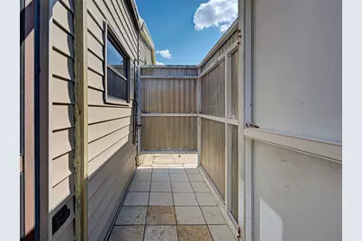 137 N Fiji Circle, Englewood, FL 34223 - Photo 8