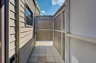 137 N Fiji Cir, Englewood, FL 34223 - Photo 8