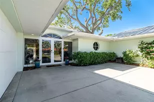 1648 Shelburne Ln, Sarasota, FL 34231 - Photo 4