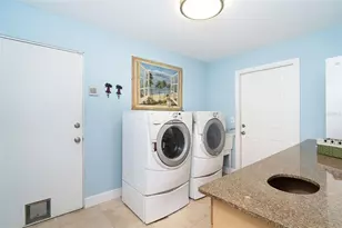 1648 Shelburne Ln, Sarasota, FL 34231 - Photo 30