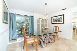 1648 Shelburne Ln, Sarasota, FL 34231 - Photo 8