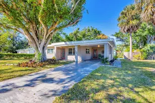 200 Sago Ln, Nokomis, FL 34275 - Photo 2