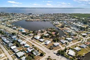 105 Cousley Dr SE, Port Charlotte, FL 33952 - Photo 4