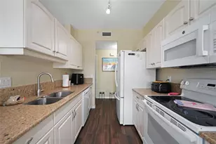 4262 Vicenza Dr, Venice, FL 34293 - Photo 8