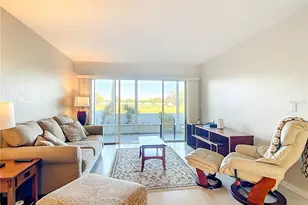 404 Cerromar Cir N, Venice, FL 34293 - Photo 2