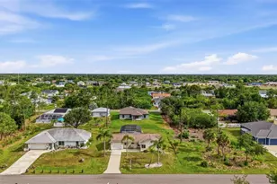10421 Chablis Ave, Englewood, FL 34224 - Photo 34