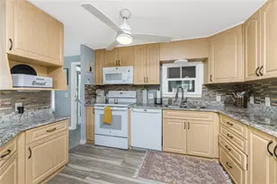 2860 Penguin Ln, Englewood, FL 34224 - Photo 10