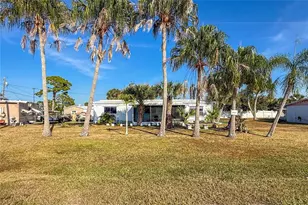 3111 Waterside Dr, Englewood, FL 34224 - Photo 2