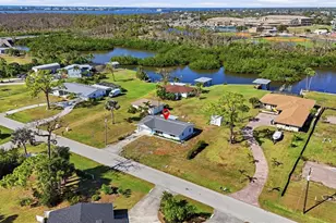 2050 Oyster Creek Dr, Englewood, FL 34224 - Photo 8