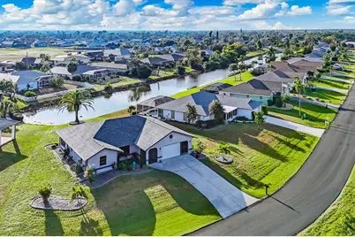 25 Bunker Court, Rotonda West, FL 33947 - Photo 2