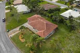 331 Oakwood Cir, Englewood, FL 34223 - Photo 28