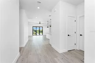 27 Bunker Ct, Rotonda West, FL 33947 - Photo 2