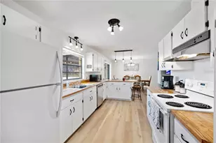 8881 Cypresswood Dr, Lake Wales, FL 33898 - Photo 10