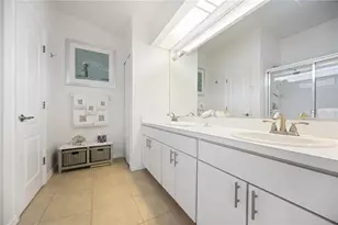 271 Fareham Dr, Venice, FL 34293 - Photo 28