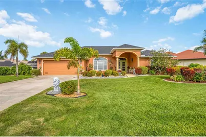 15 Medalist Terrace, Rotonda West, FL 33947 - Photo 2