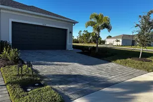 8674 St Kitts Cir, Englewood, FL 34224 - Photo 2