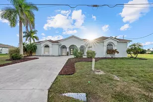 39 Fairway Rd, Rotonda West, FL 33947 - Photo 2