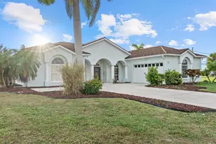 39 Fairway Rd, Rotonda West, FL 33947 - Photo 4