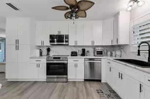 16 Oakland Hills Pl, Rotonda West, FL 33947 - Photo 10